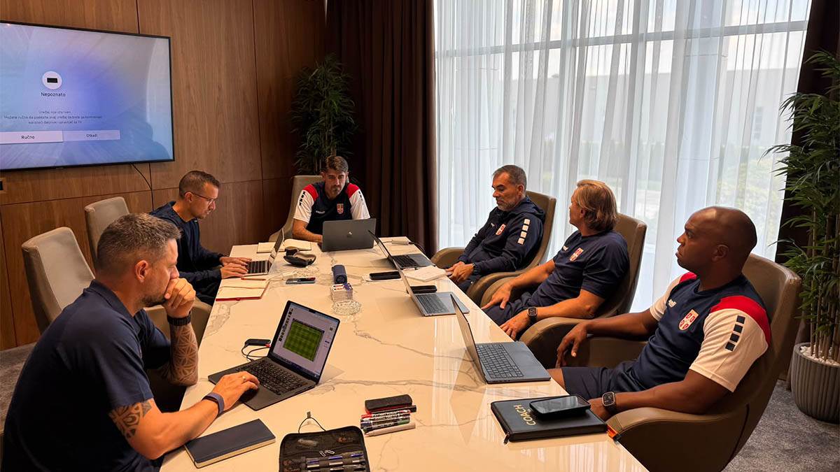  paunovic sa saradnicima sprema taktiku za meceve srbije 