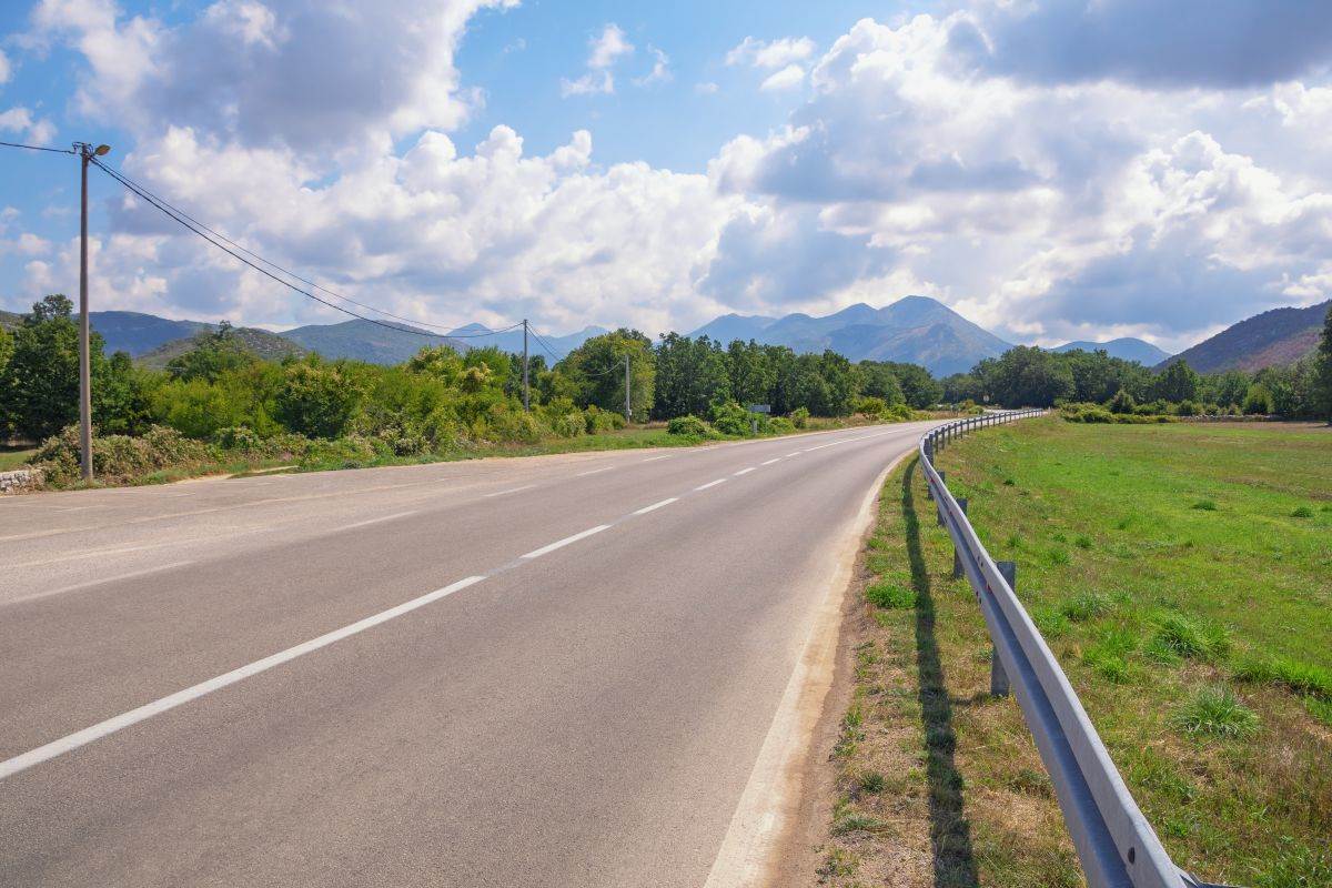  Crna Gora razmatra povećanje dozvoljene brzine na putevima 