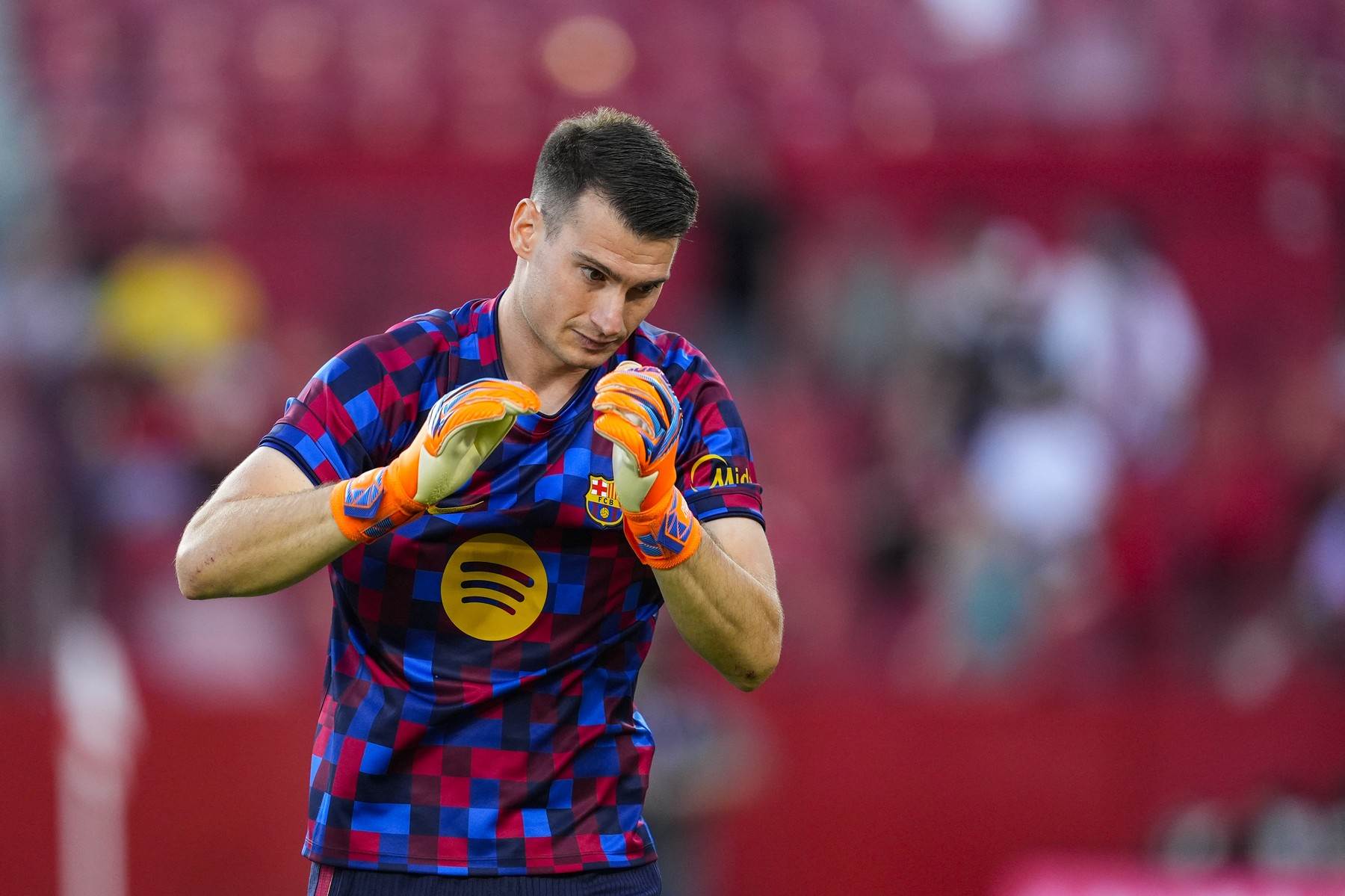  Dominik livakovic od skandala do gola barselone 