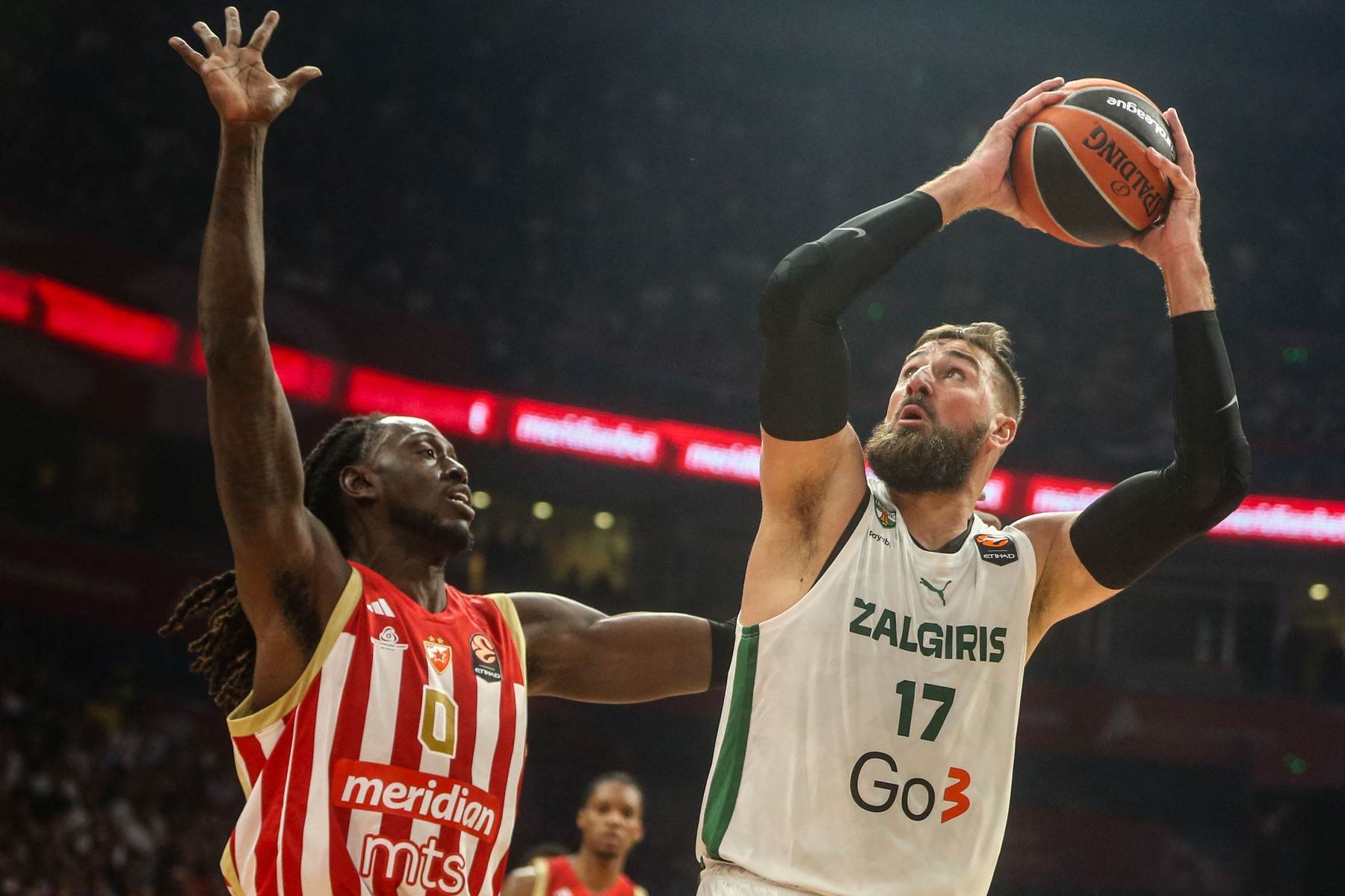  Loš debi Džonatana Motlija za Crvenu zvezdu 