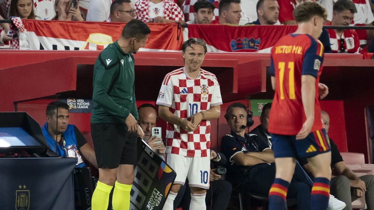  Spanija pobijedila hrvatsku uz ovacije stadiona luki modricu 