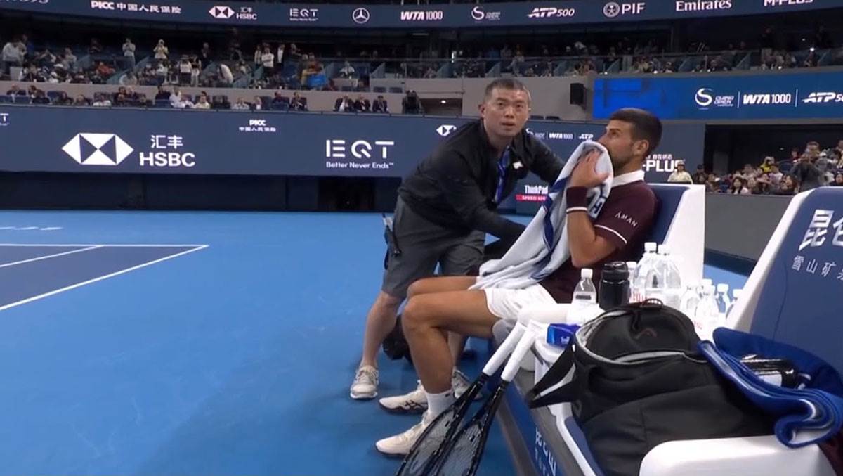 Novak Đoković u prvom kolu turnira u Pekingu odmah tražio ljekarsku pomoć 