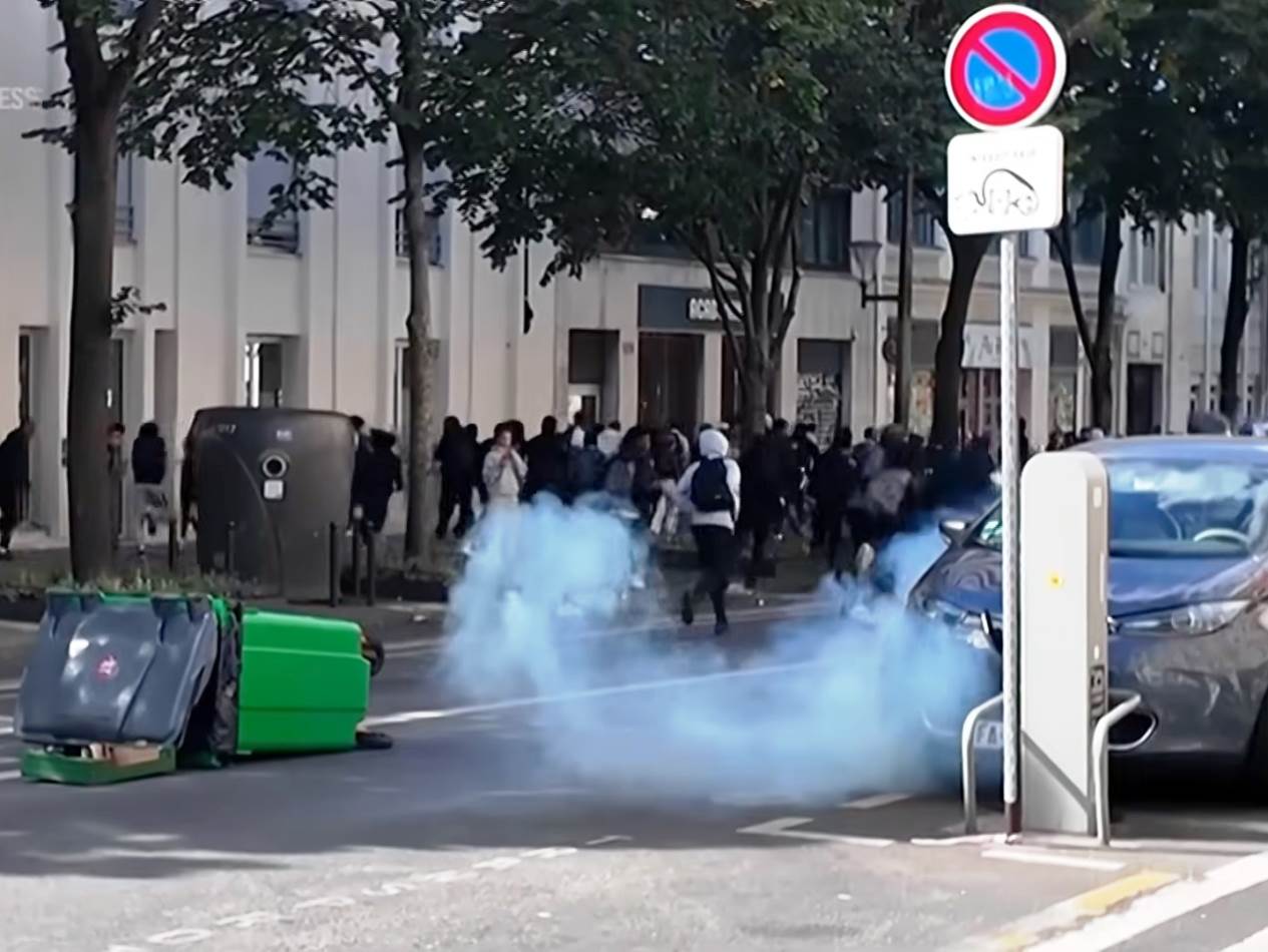  Protesti srednjoškolaca prerasli u nasilje 