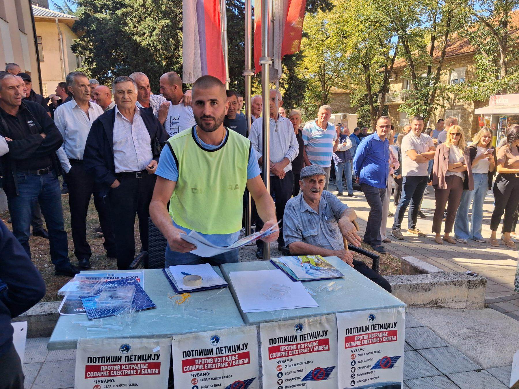  Protest u Bileći: Mještani protiv solarne elektrane koja im oduzima pašnjake za stoku 