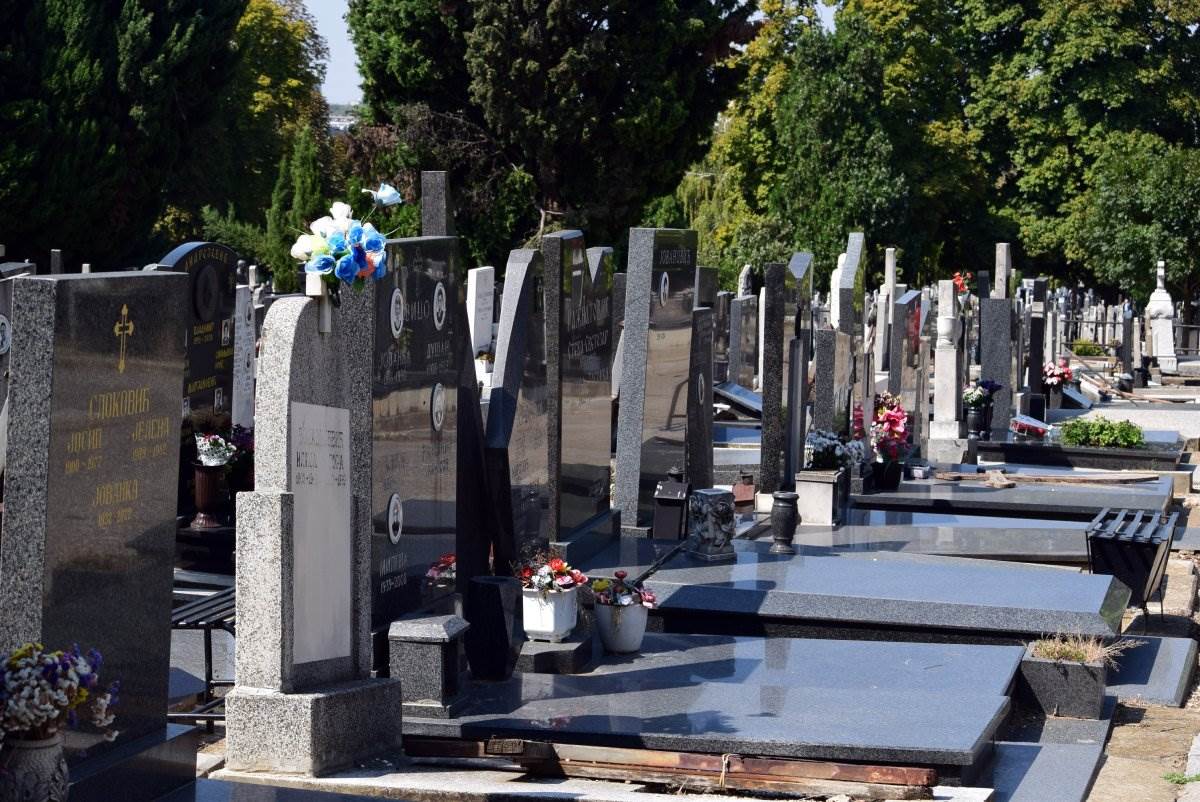  Etnolog otkriva koje 3 stvari se zaista nose za pokoj duša 
