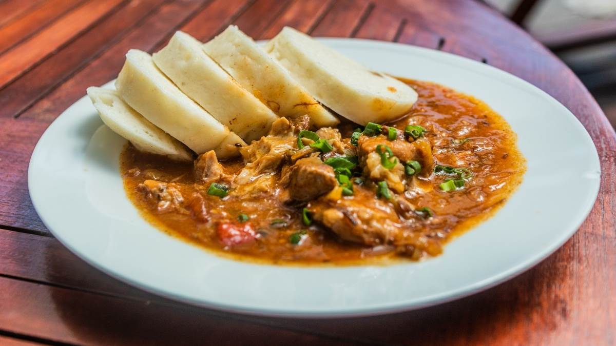  Recept za češki goveđi gulaš: Gust sos i mekano meso 
