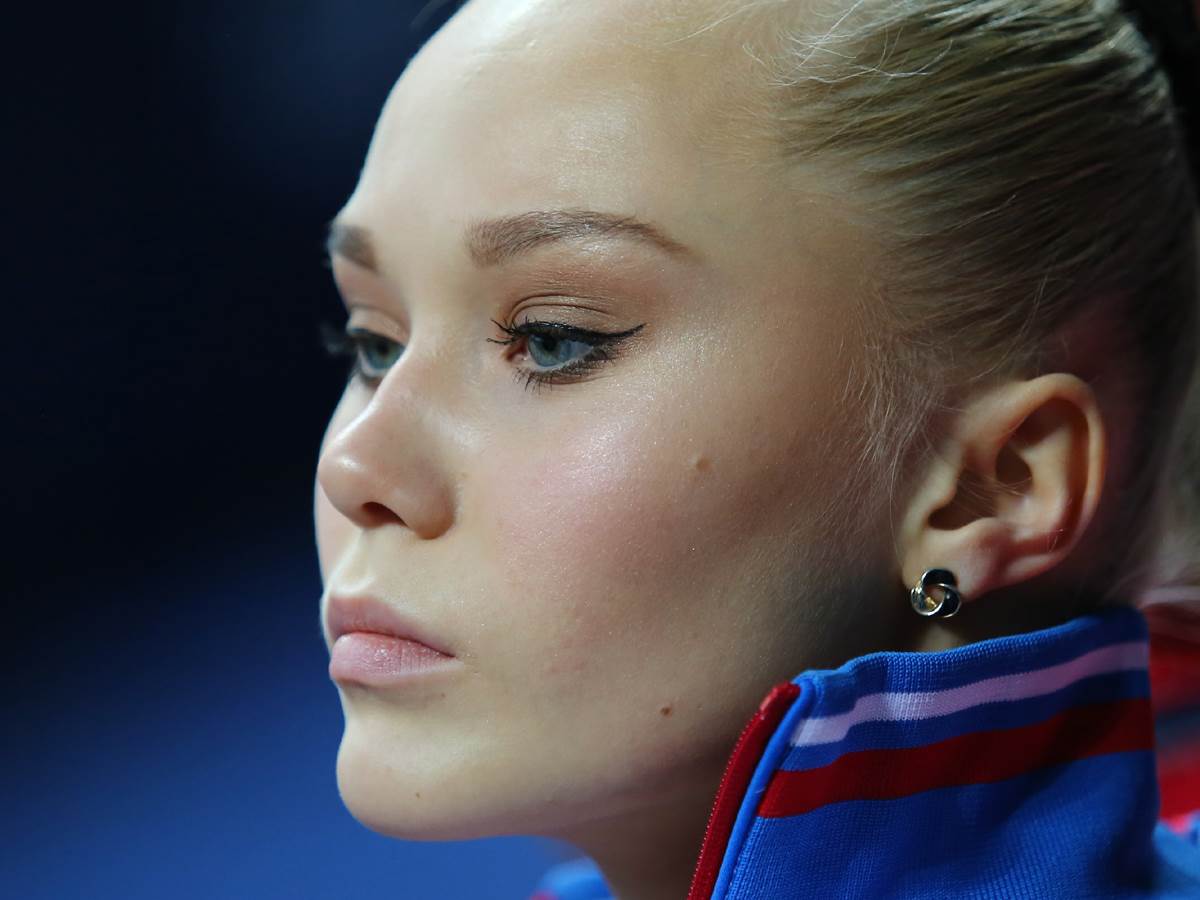  Angelina Melnikova 