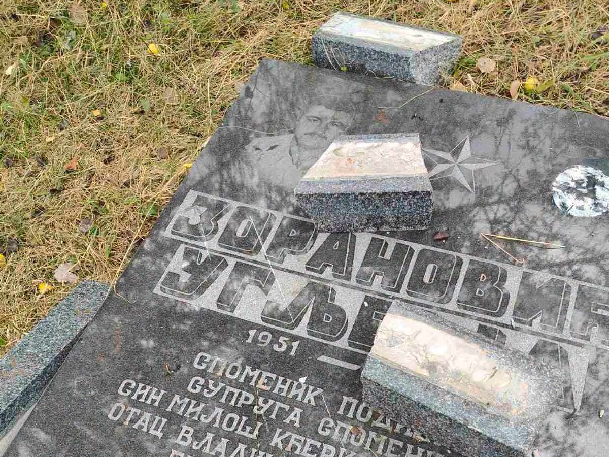  Na srpskom groblju kod Kladnja porušeni spomenici 