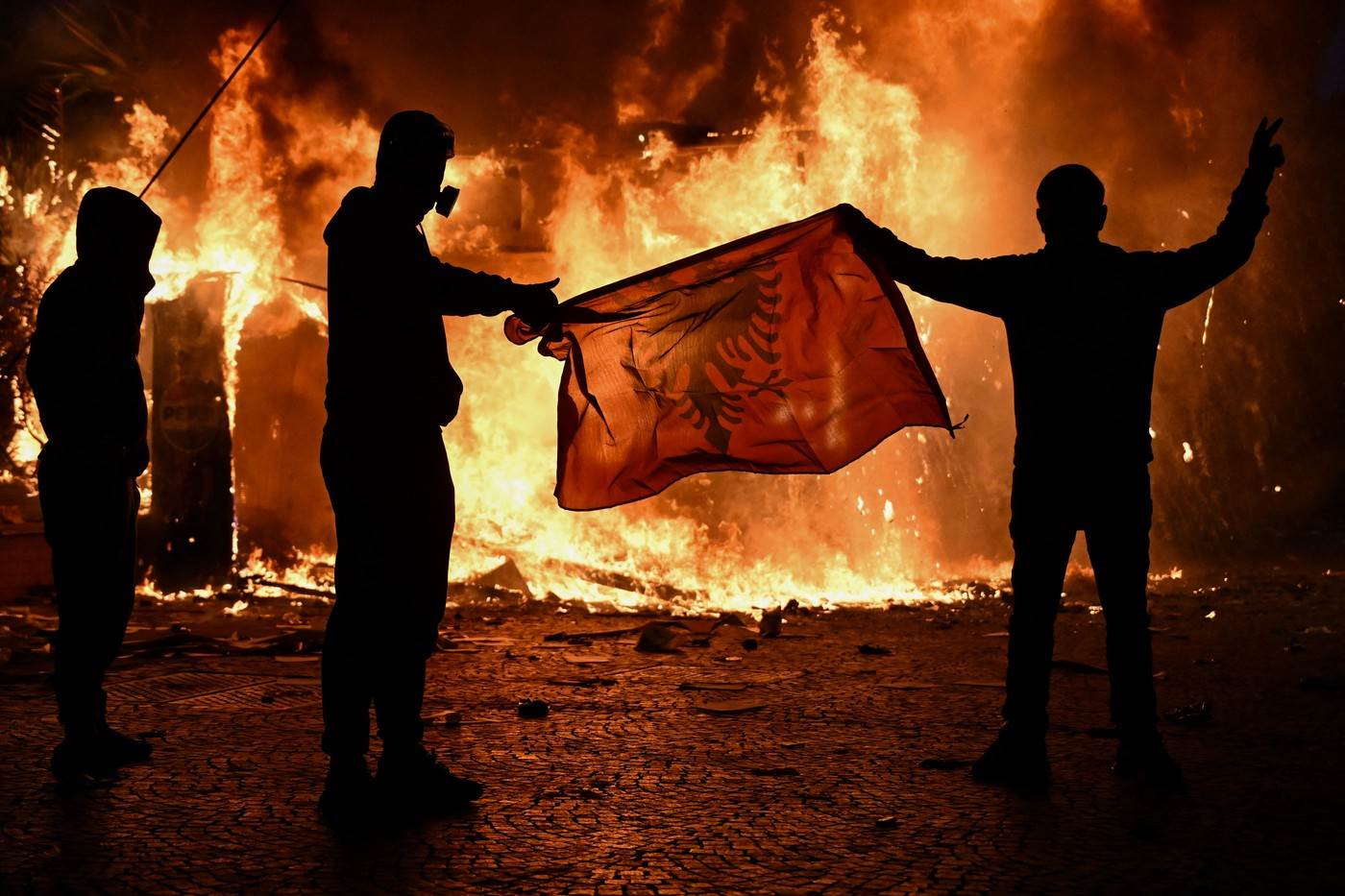  Haos na ulicama Albanije: Zbog čega studenti protestuju? 