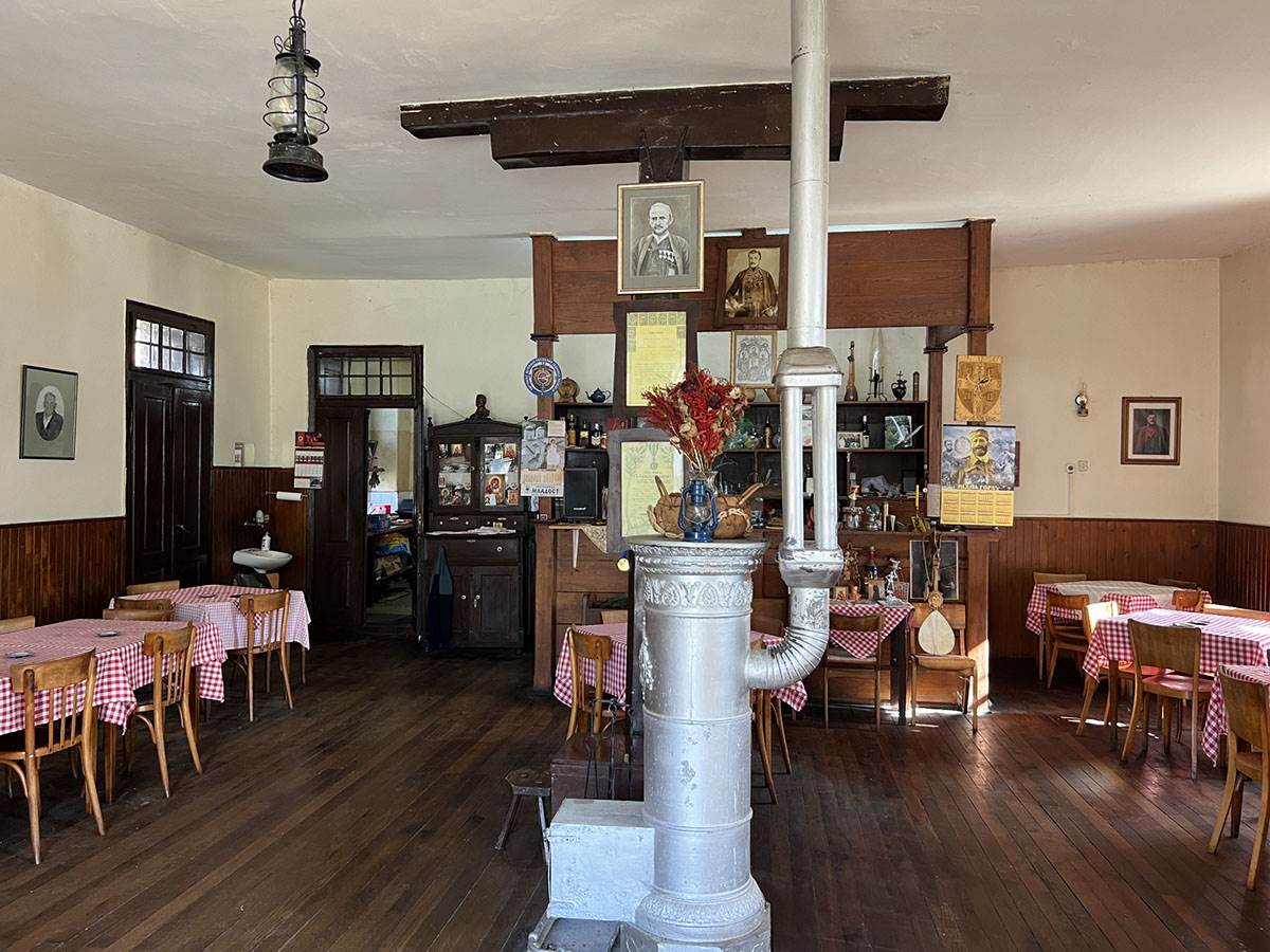  Pogledajte kako izgleda najstarija kafana u Šumadiji 