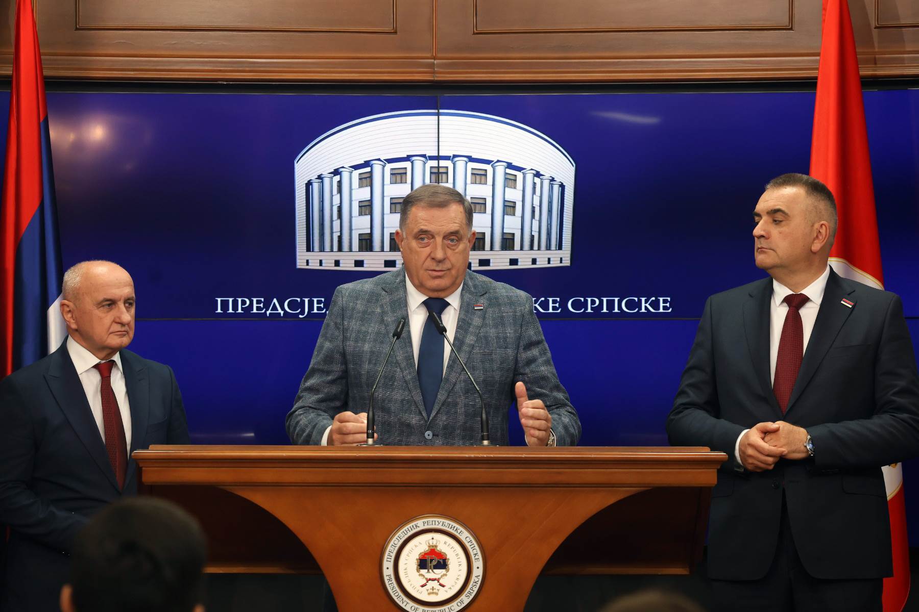  Dodik rekao da struja neće poskupiti 