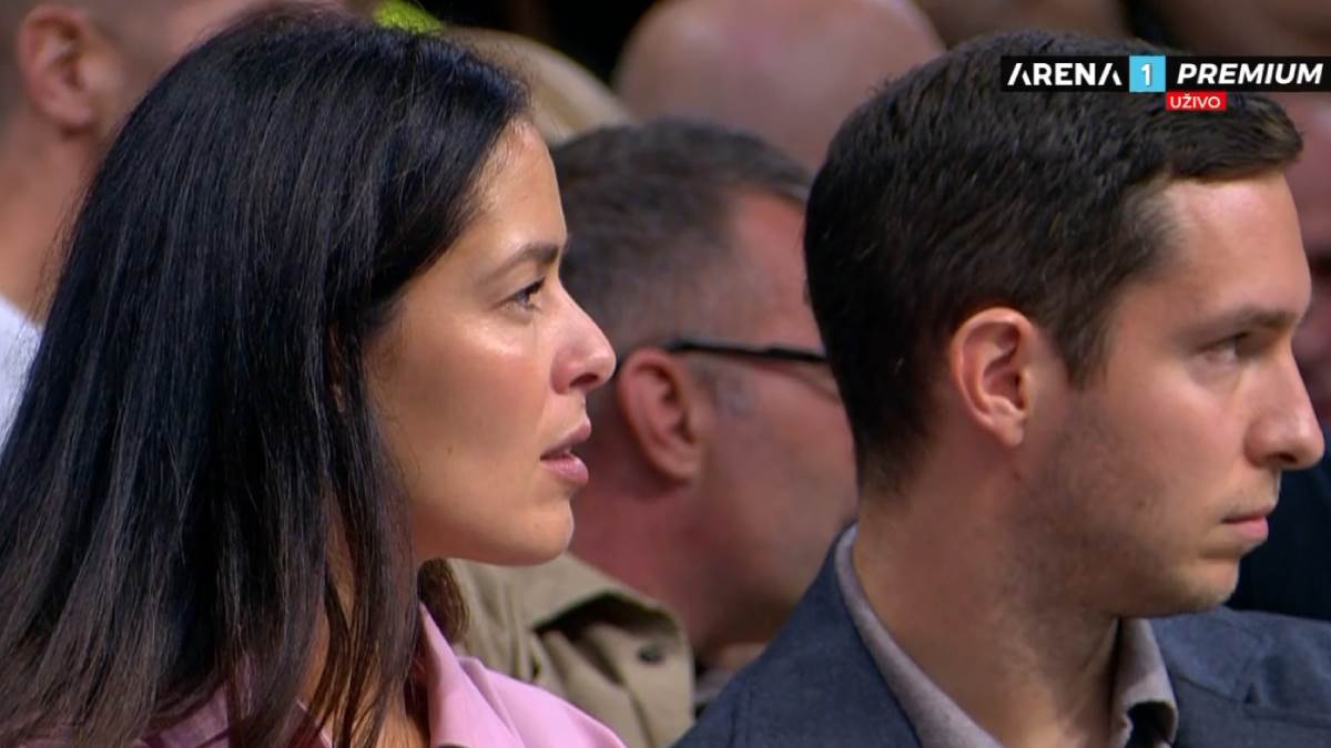  Ana Ivanović bodri Partizan na "vječitom derbiju": Poslije dužeg vremena u prvom redu crno-bijelih 