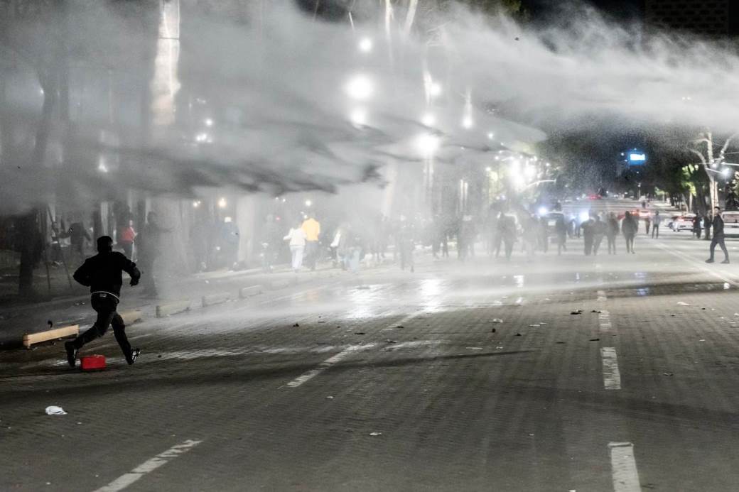  Protesti u Albaniji deseti dan 
