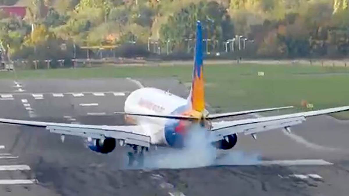  Avion sletio u Birmingemu tokom oluje pa skrenuo sa piste 