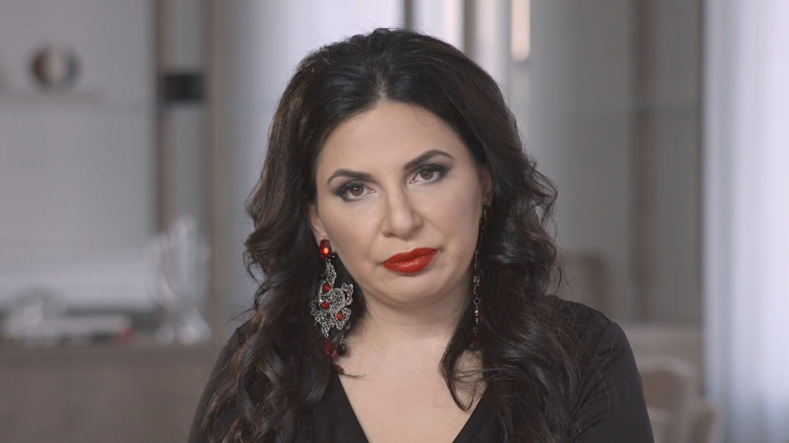  Gdje je Ruža Ignatova: OneCoin prevara i potraga za kriptokraljicom 