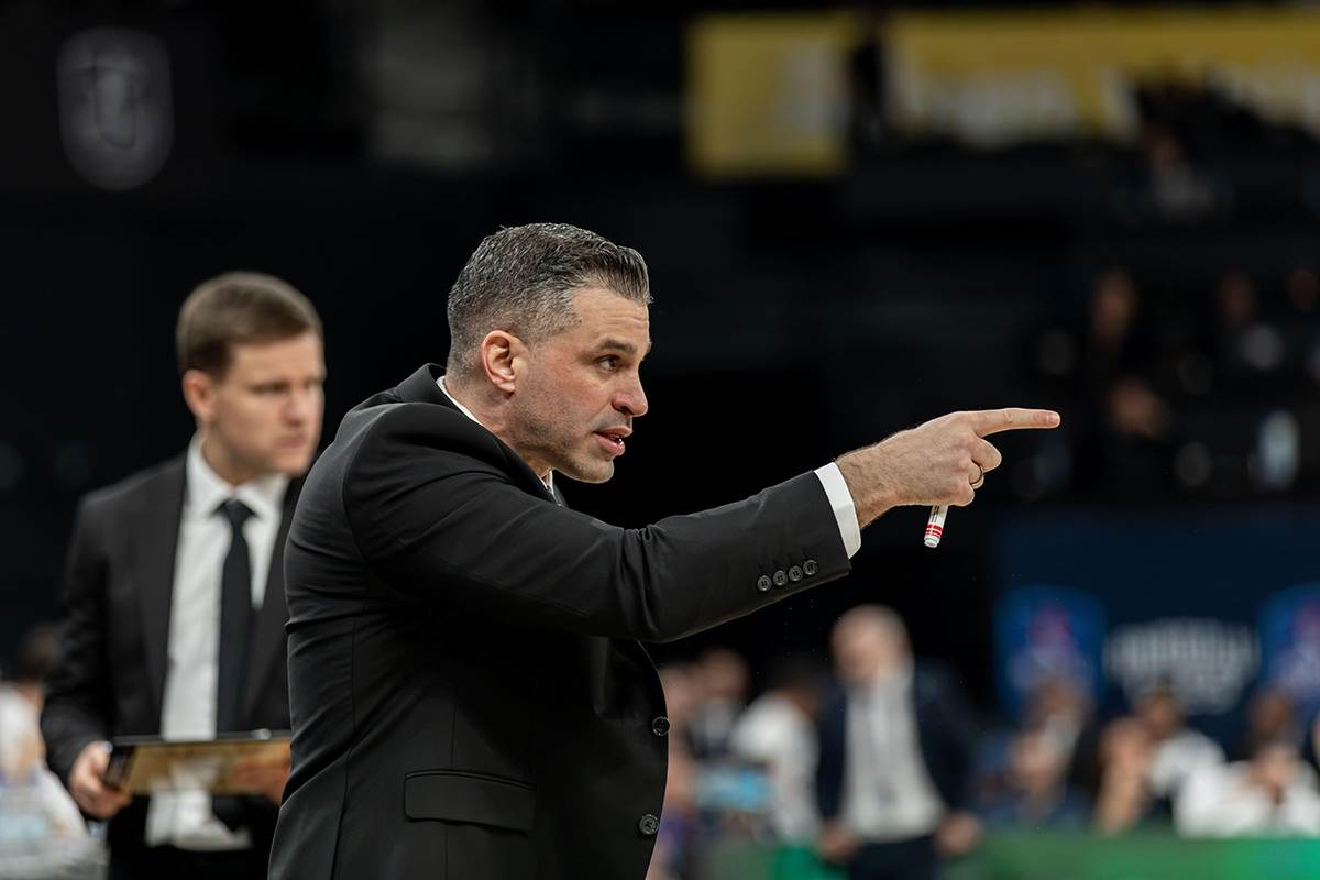  Trener Bešiktaša Dušan Alimpijević optužen je za prijetnje novinaru 