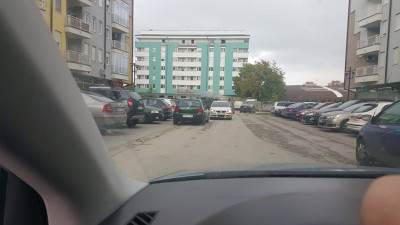  Bahato parkiranje u Banjaluci (Foto) 