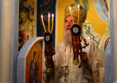  Irinej: Milov dolazak na paljenje badnjaka bio bi krajnje licemeran 