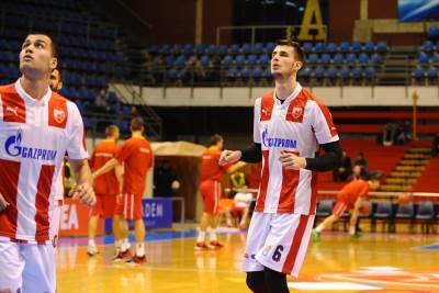  VIDEO: Košarkaši Zvezde u fudbalskim dresovima 