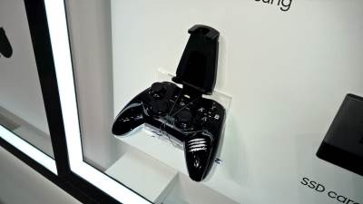  Dodaci telefon pretvaraju u mobilnu konzolu (FOTO) 