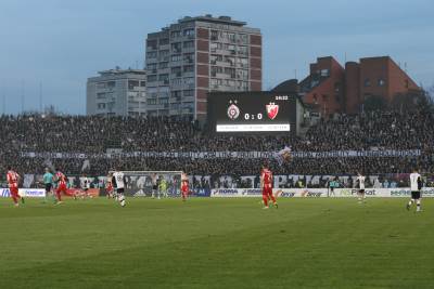  Vučelić: Sramni Jug! (FOTO) 