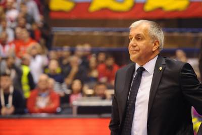  Željko Obradović dobio tortu od navijača Fenerbahčea 