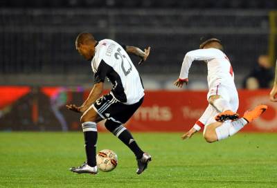  Everton Luiz povrijedio ligamente koljena 