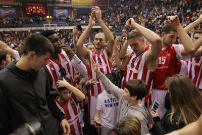  Slavlje košarkaša i navijača KK Crvena zvezda u Malagi 