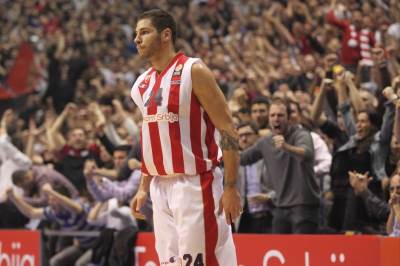  Stefan-Jovic-dobio-sina-za-vreme-utakmice-Fenerbahce-Efes-kad-je-Zvezda-usla-u-Top-8 