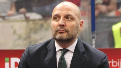  Aleksandar Đorđević  na klupi Efesa 