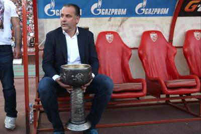  Prvi šampionski trofej Miodraga Božovića 