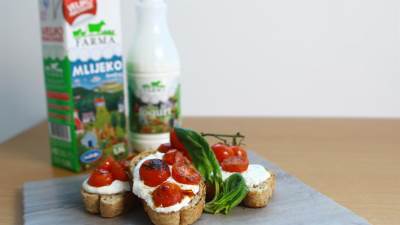  Brusketi sa paradajzom i sirom recept VIDEO 