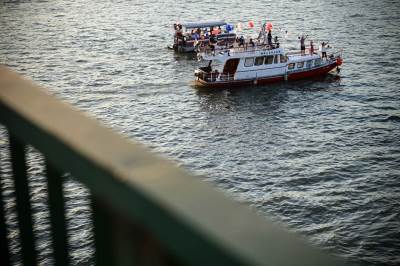  DRAMA: Brod se ljulja, kapetan "prebijen" na podu 