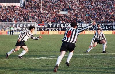  Predrag Mijatović motiviše publiku - Igra FK Partizan 