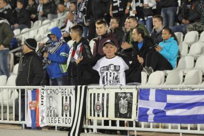  Grobari i Grci zajedno u korteu (VIDEO) 