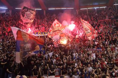  KK-Crvena-Zvezda-apel-navijacima 
