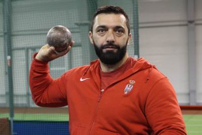  Asmir Kolašinac razmišlja o kraju karijere 