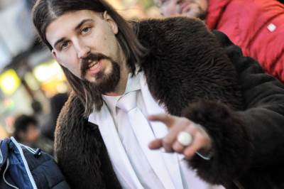  Beli za MONDO: Sirotinja uzvraća udarac! (VIDEO) 