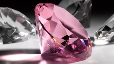  Zašto se dijamant baš tako zove 