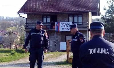  Propao pokušaj deložacije porodice Kuzmić, vlasnik prijetio da će se dići u vazduh 