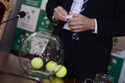   Dejvis kup i dalje na tri seta 