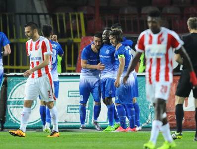  Zvezda sebi odmaže, ali se i čupa! 