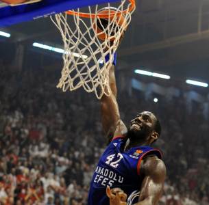  EFES - OLIMPIJAKOS 64:60 