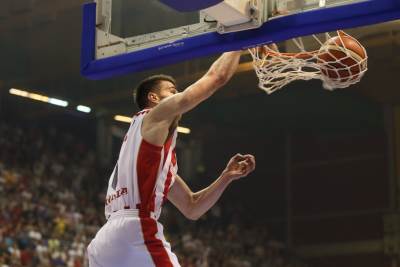  Nemanja Dangubić zakucavanje protiv Mege 