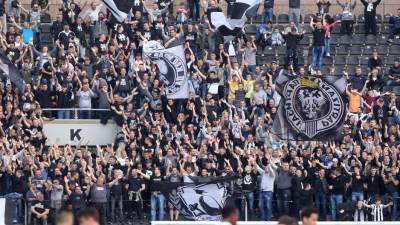  Grobari  Ne ulećite u teren, ne vređajte! 