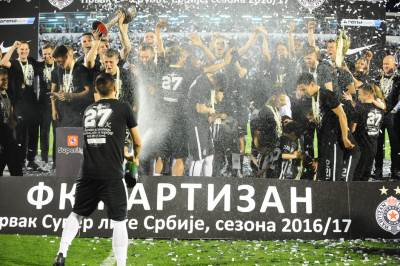  Navijač Partizana našao medalju i vratio je VIDEO 