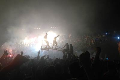  Slavlje KK Crvena zvezda i navijača nakon titule 