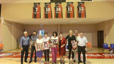  KK Mladi Krajišnik povukao dresove pet košarkašica (FOTO) 