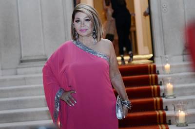  I Neda Ukraden počela da pjeva! A u publici niko nema masku! (VIDEO) 