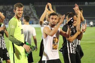  Crno-beli bojkotuju Leonarda i ostale teme 